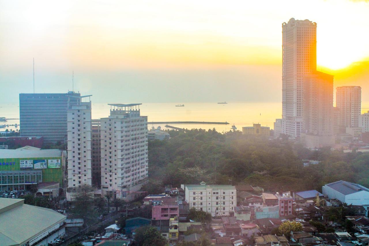 Titan At Wh Taft Residences Apartment *